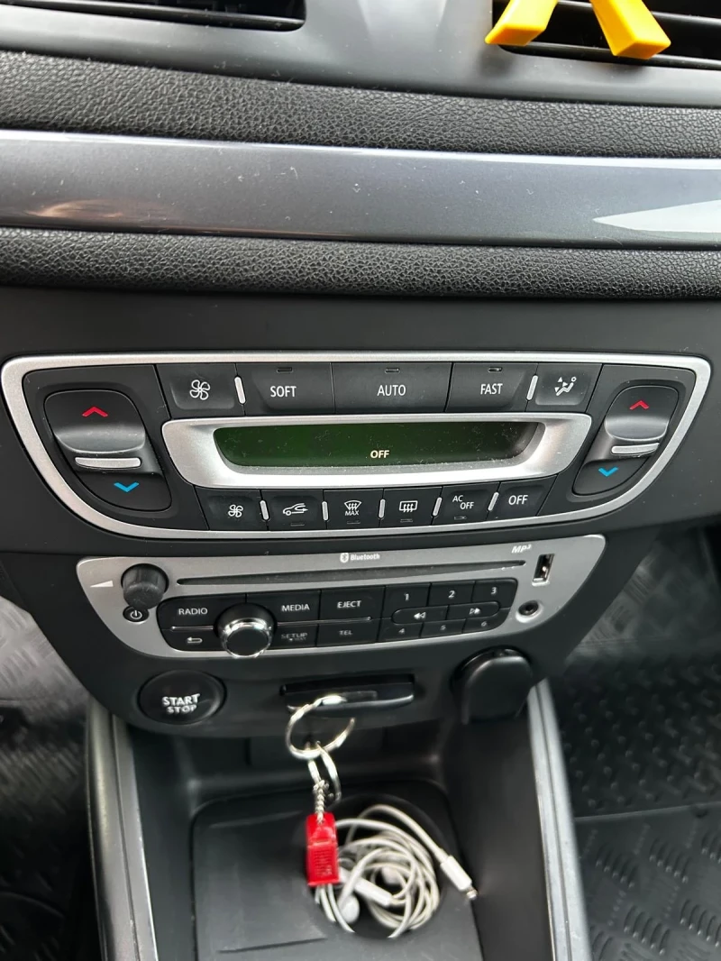 Renault Megane 1.5 DCI, снимка 14 - Автомобили и джипове - 52680803