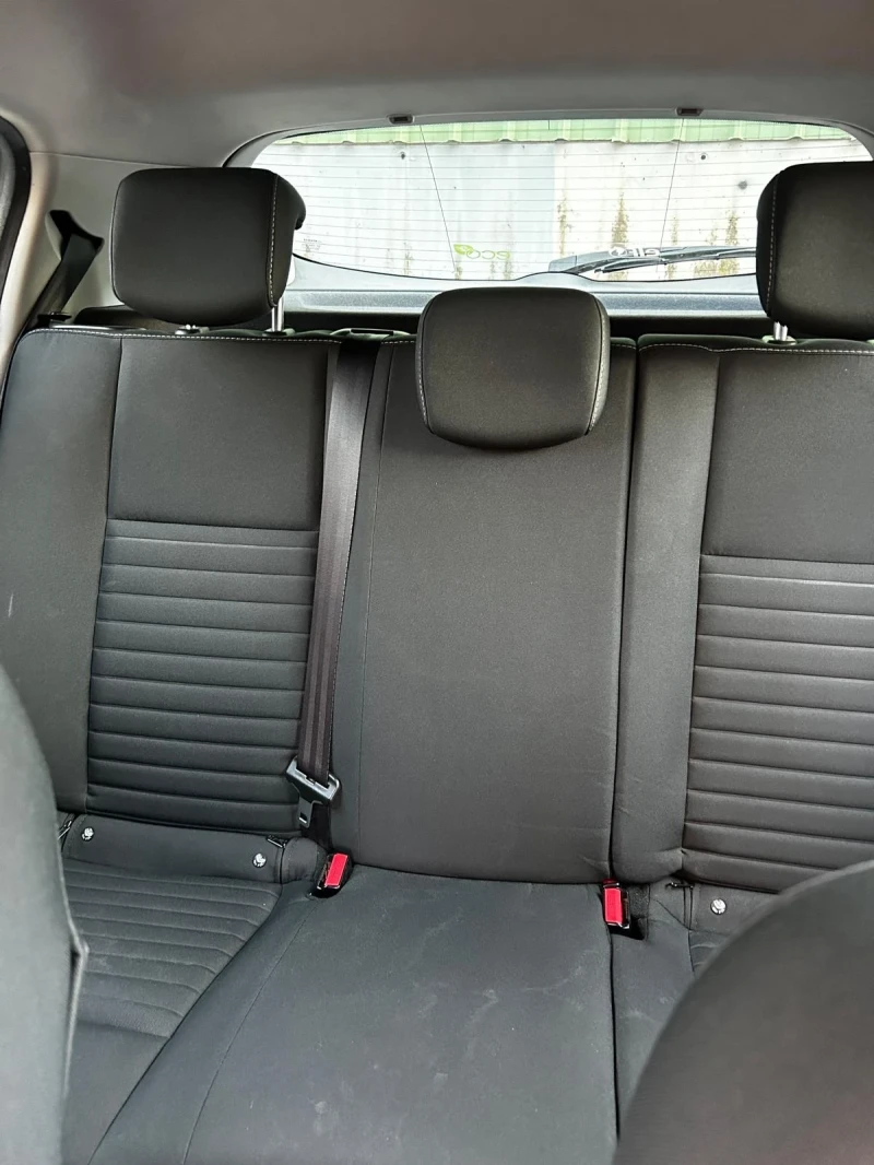 Renault Megane 1.5 DCI, снимка 15 - Автомобили и джипове - 52680803