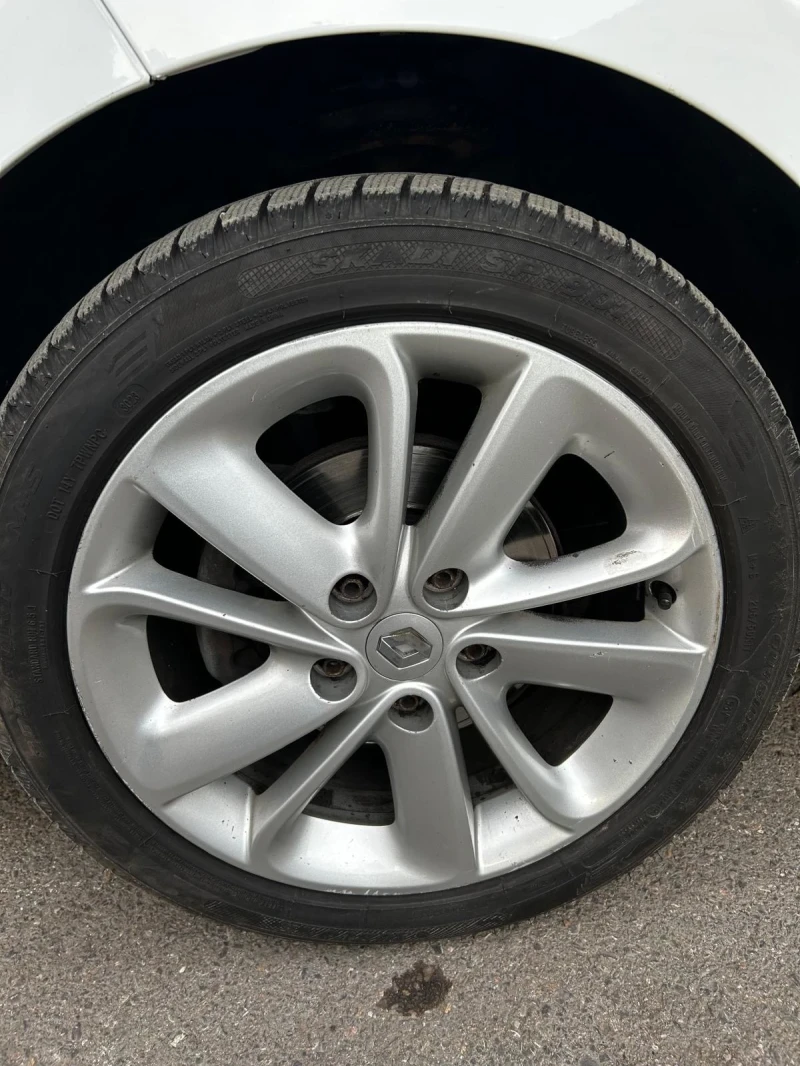 Renault Megane 1.5 DCI, снимка 9 - Автомобили и джипове - 52680803