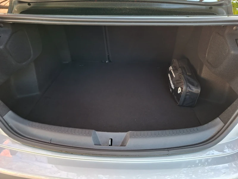 Renault Megane, снимка 9 - Автомобили и джипове - 52712692