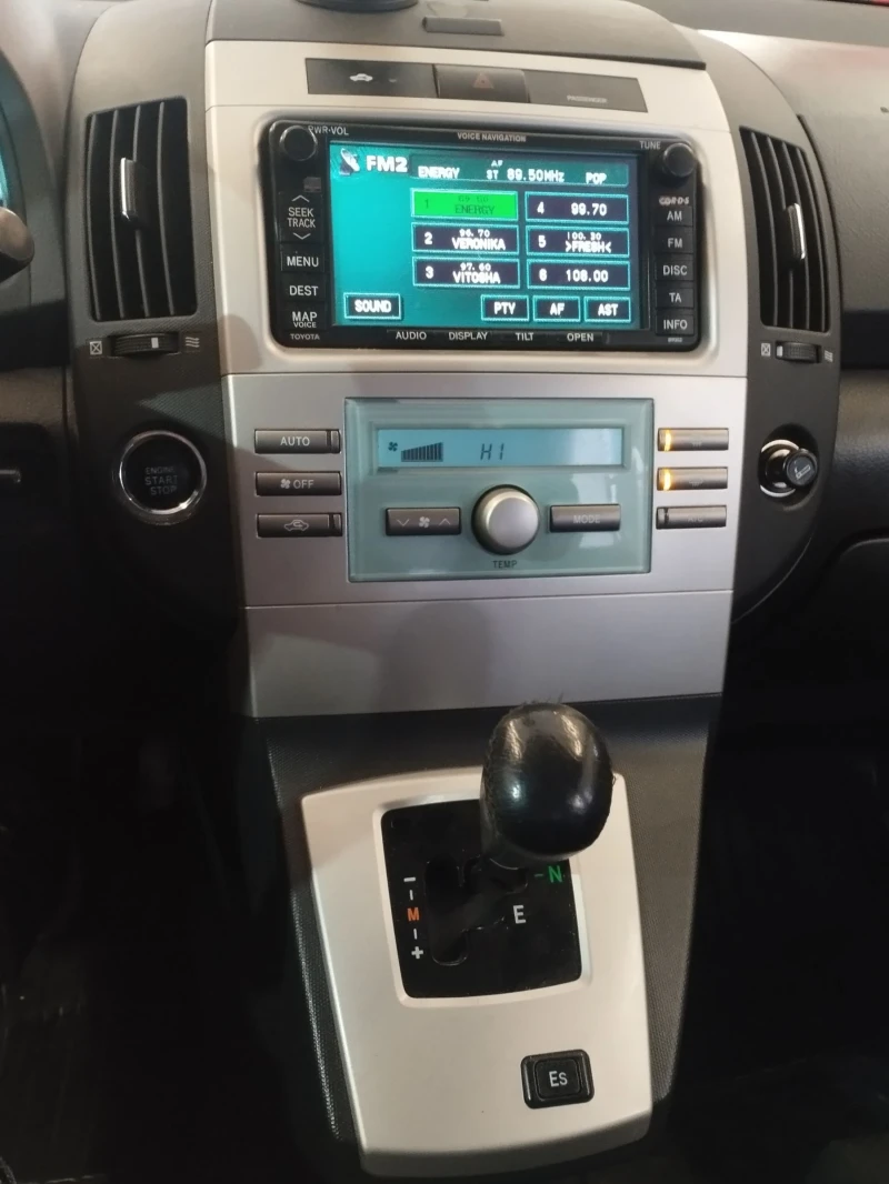 Toyota Corolla verso 1.8VVTI BENZIN/GAS, снимка 11 - Автомобили и джипове - 53063125