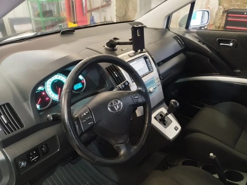 Toyota Corolla verso 1.8VVTI BENZIN/GAS, снимка 9 - Автомобили и джипове - 53063125