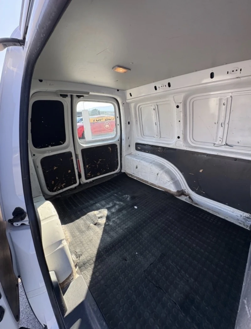 VW Caddy 4Motion 2.0TDI, снимка 7 - Автомобили и джипове - 53224128