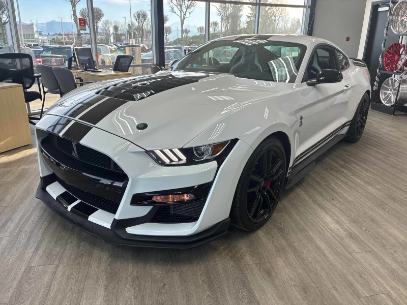 Ford Mustang SHELBY GT500 5.2L V8 760кс