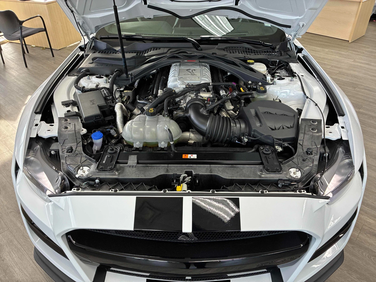 Ford Mustang SHELBY GT500 5.2L V8 760кс - изображение 8