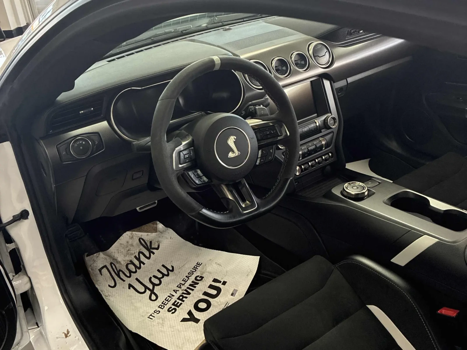 Ford Mustang SHELBY GT500 5.2L V8 760кс - изображение 9