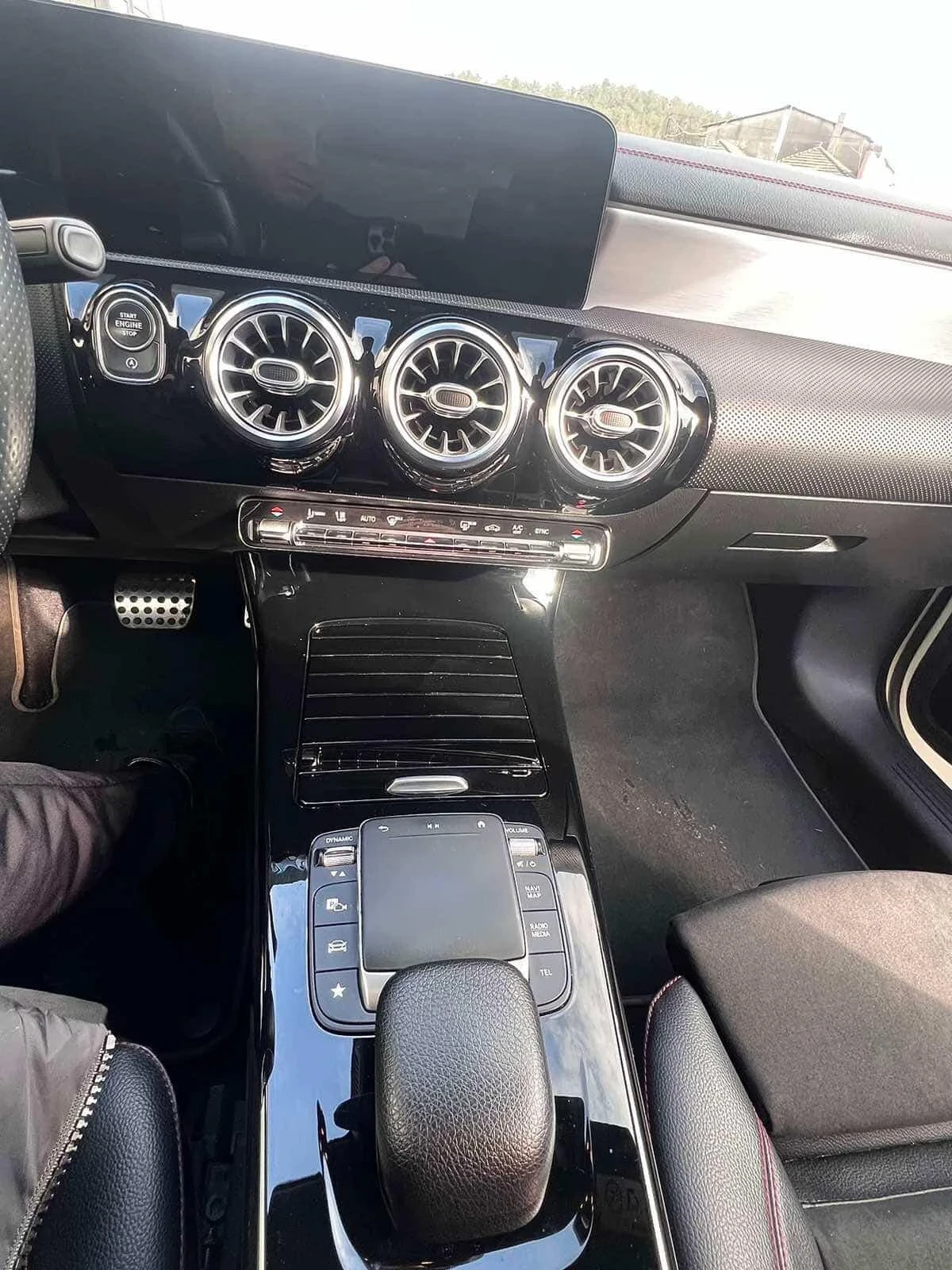 Mercedes-Benz CLA 200, снимка 11 - Автомобили и джипове - 53781864