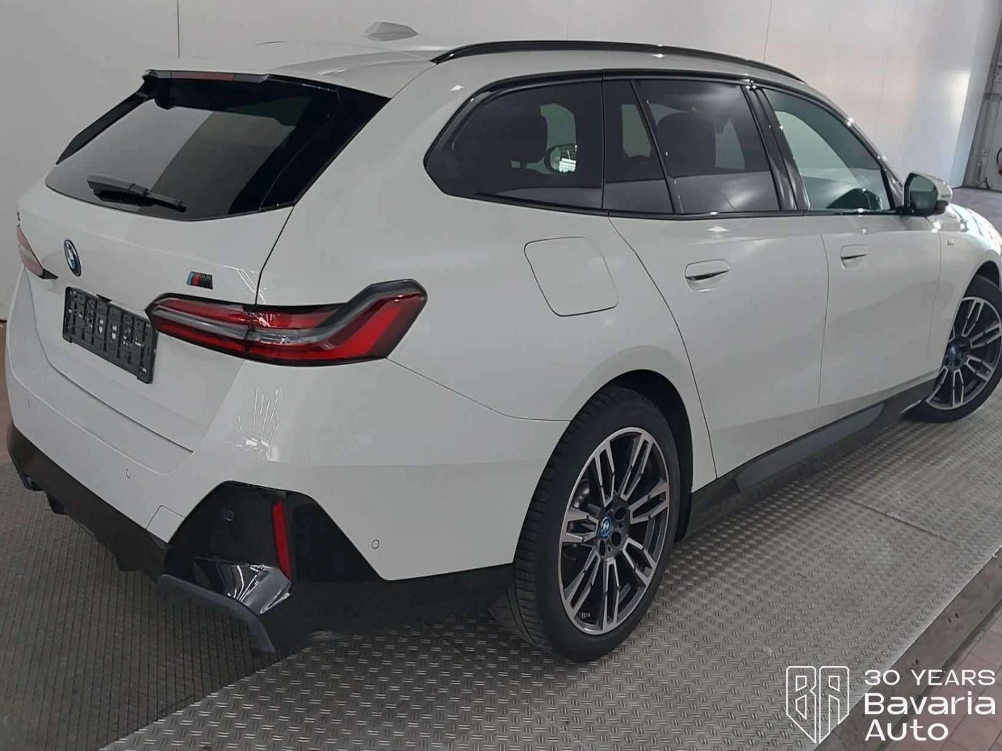 BMW i5 40 eDrive Touring M Sport Paket, снимка 3 - Автомобили и джипове - 53966805