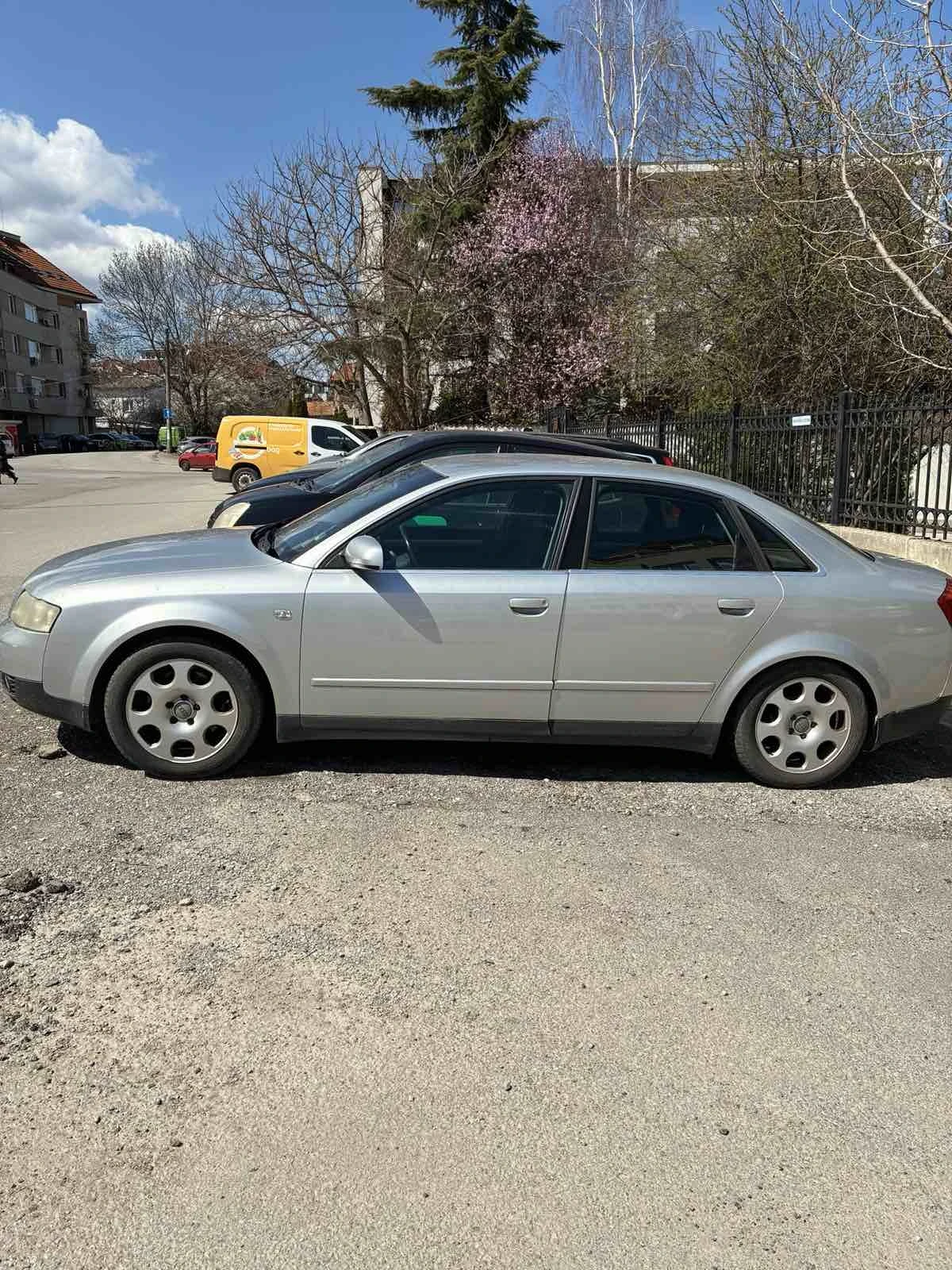 Audi A4 1.8T, снимка 2 - Автомобили и джипове - 54101832