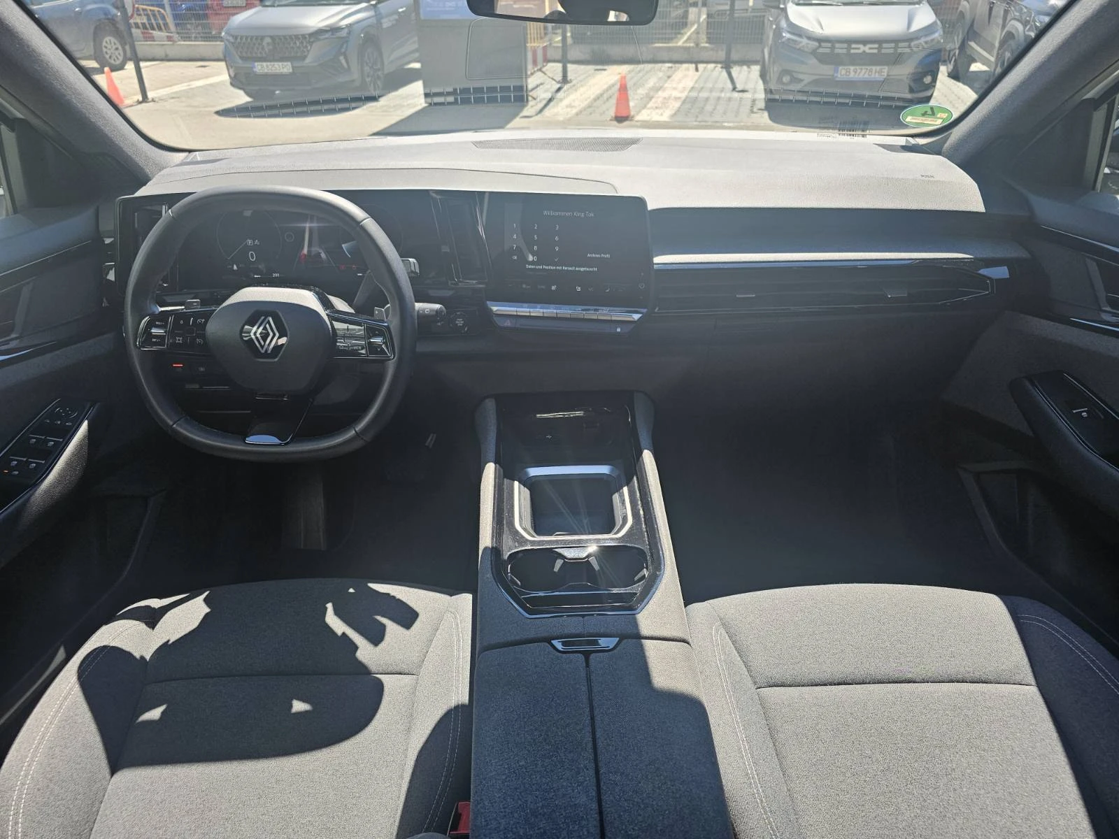 Renault Austral 1.3 TCe 140 EDC / в гаранция до 04.27, снимка 7 - Автомобили и джипове - 54123244