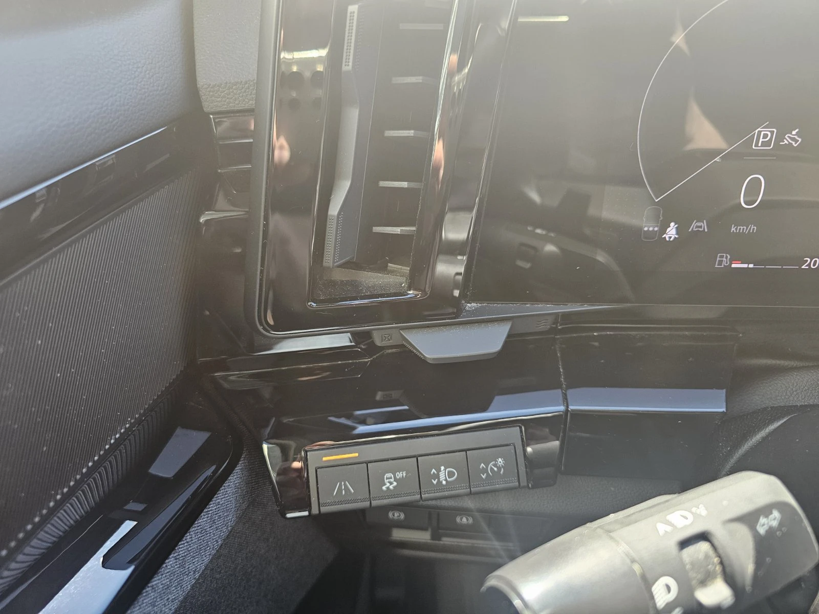 Renault Austral 1.3 TCe 140 EDC / в гаранция до 04.27, снимка 11 - Автомобили и джипове - 54123244