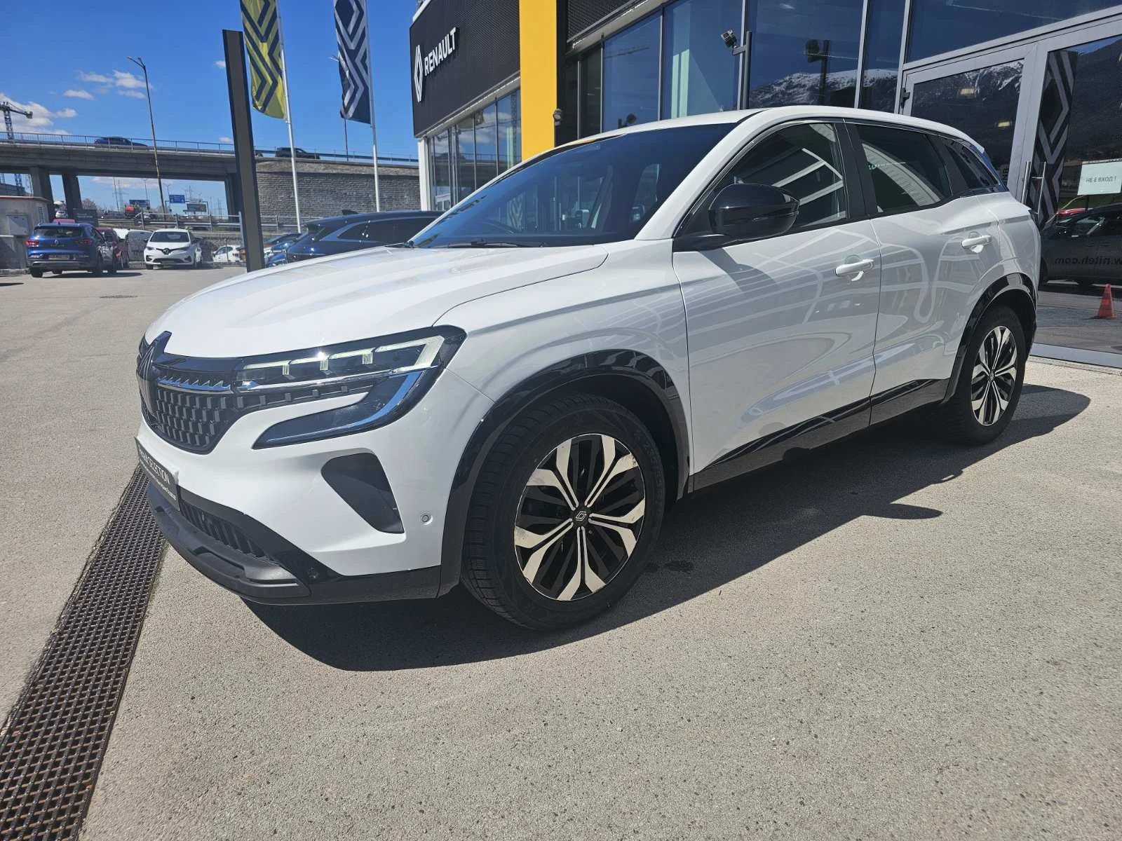 Renault Austral 1.3 TCe 140 EDC / в гаранция до 04.27
