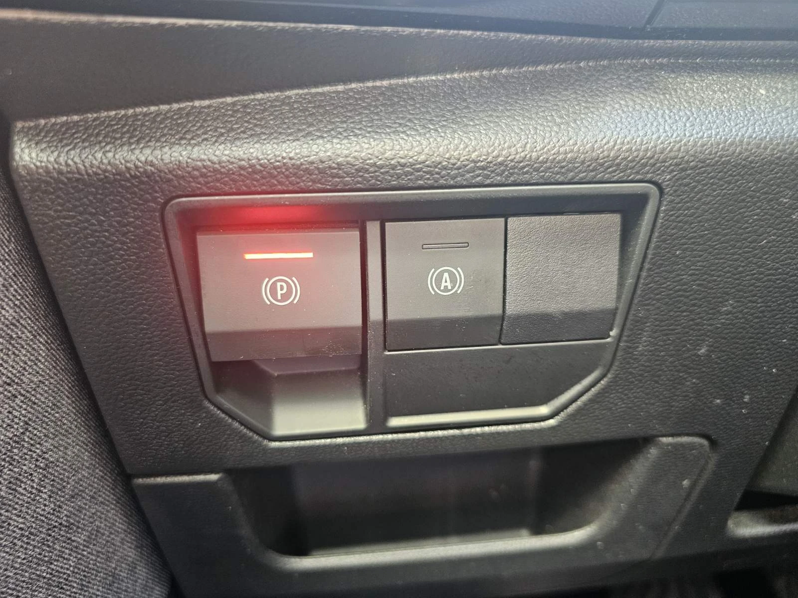 Renault Austral 1.3 TCe 140 EDC / в гаранция до 04.27, снимка 15 - Автомобили и джипове - 54123244