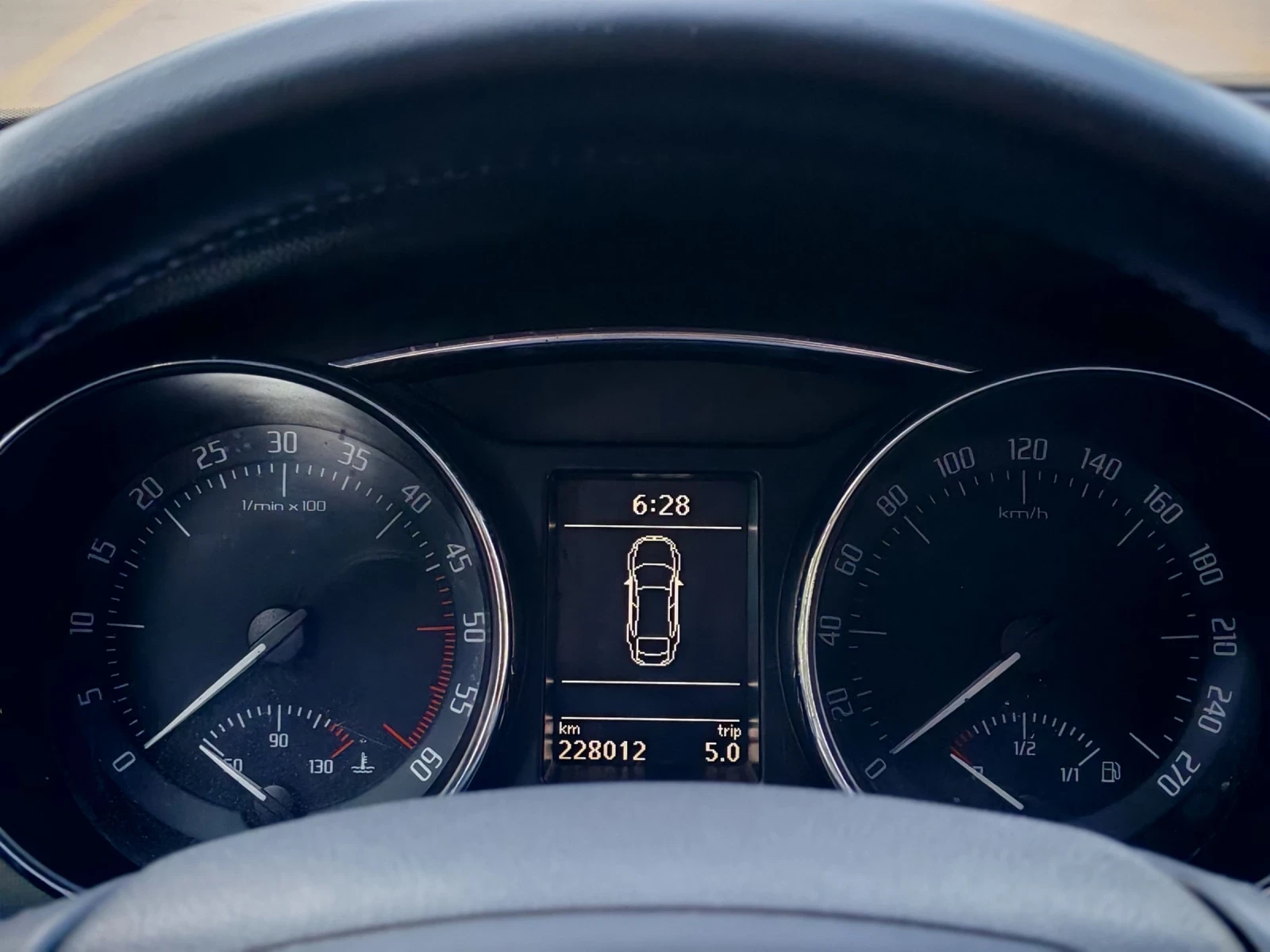 Skoda Superb 1.9TDI(105)* НАВИГАЦИЯ* НОВ ВНОС* , снимка 16 - Автомобили и джипове - 54221126