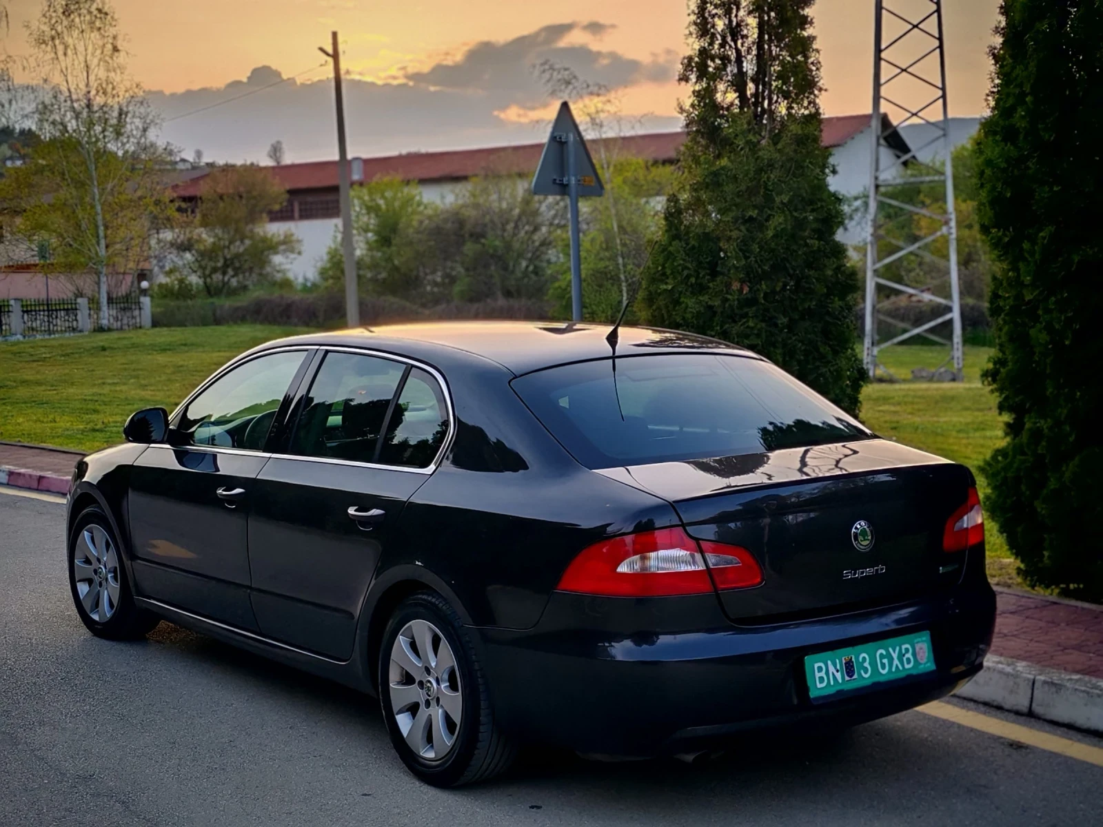Skoda Superb 1.9TDI(105)* НАВИГАЦИЯ* НОВ ВНОС* , снимка 4 - Автомобили и джипове - 54221126