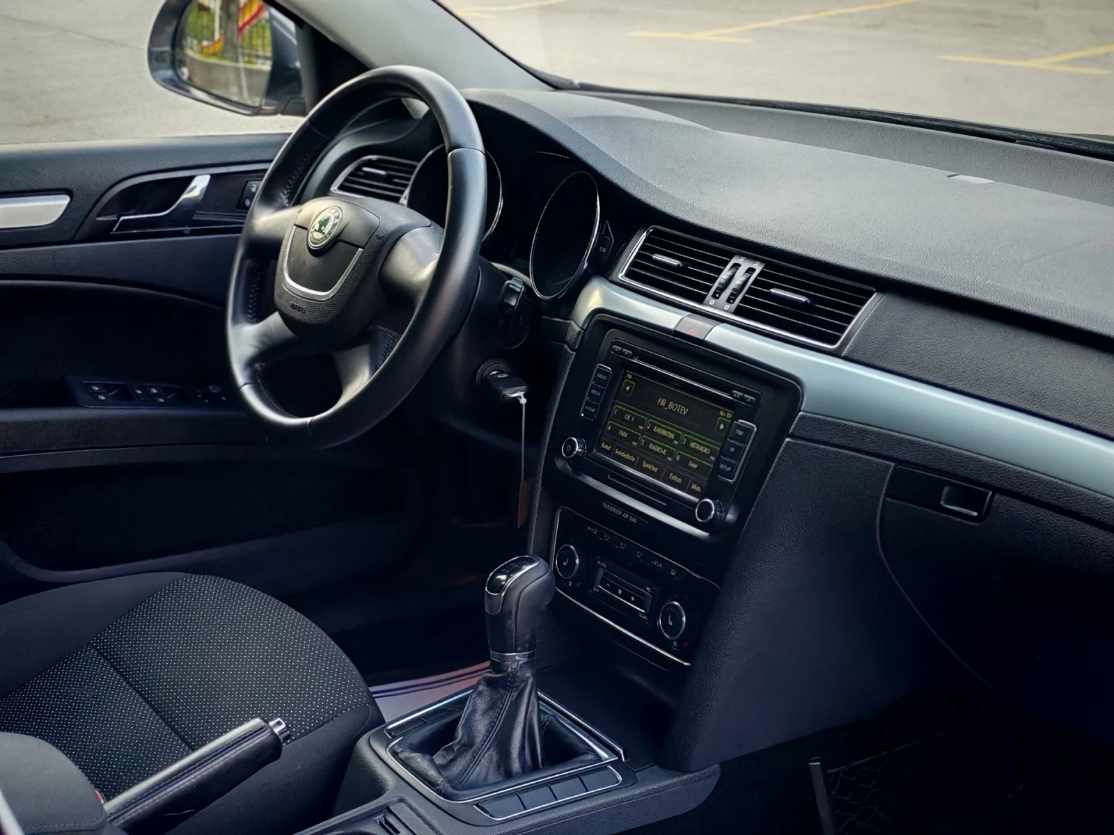 Skoda Superb 1.9TDI(105)* НАВИГАЦИЯ* НОВ ВНОС* , снимка 12 - Автомобили и джипове - 54221126