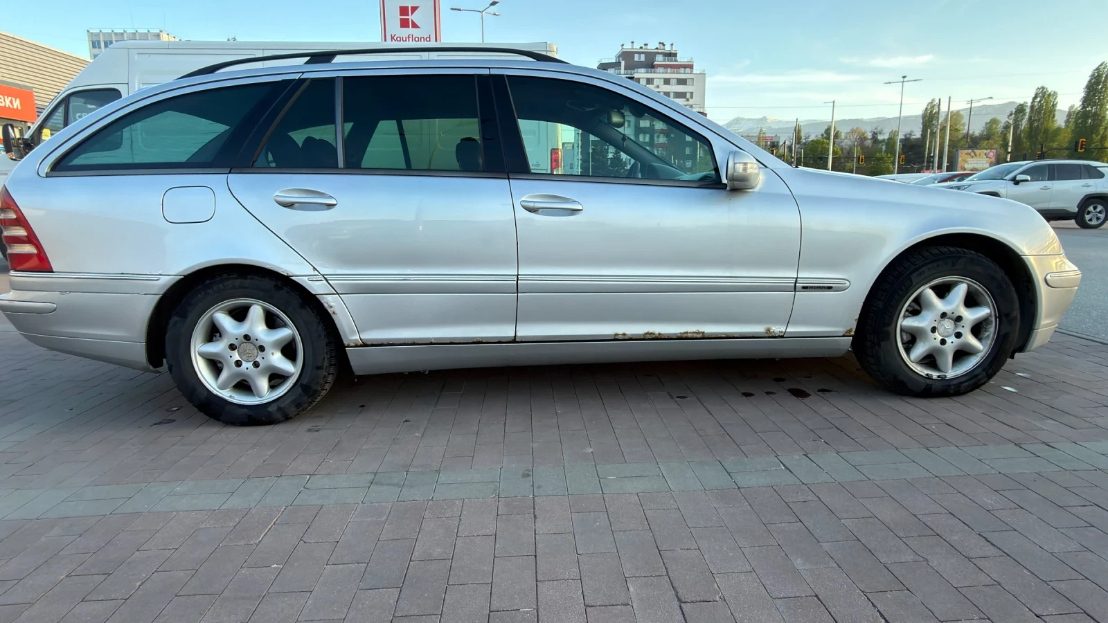Mercedes-Benz C 220, снимка 6 - Автомобили и джипове - 54335206