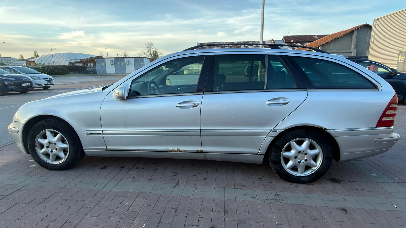 Mercedes-Benz C 220, снимка 3 - Автомобили и джипове - 54335206