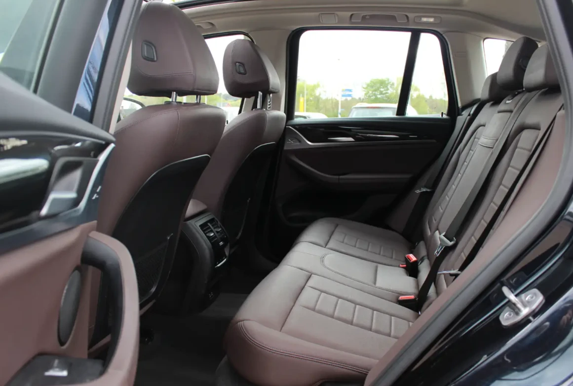 BMW iX3 Executive 80 kWh / SoH 96, 4% / Pano / 360 camera, снимка 8 - Автомобили и джипове - 54370183