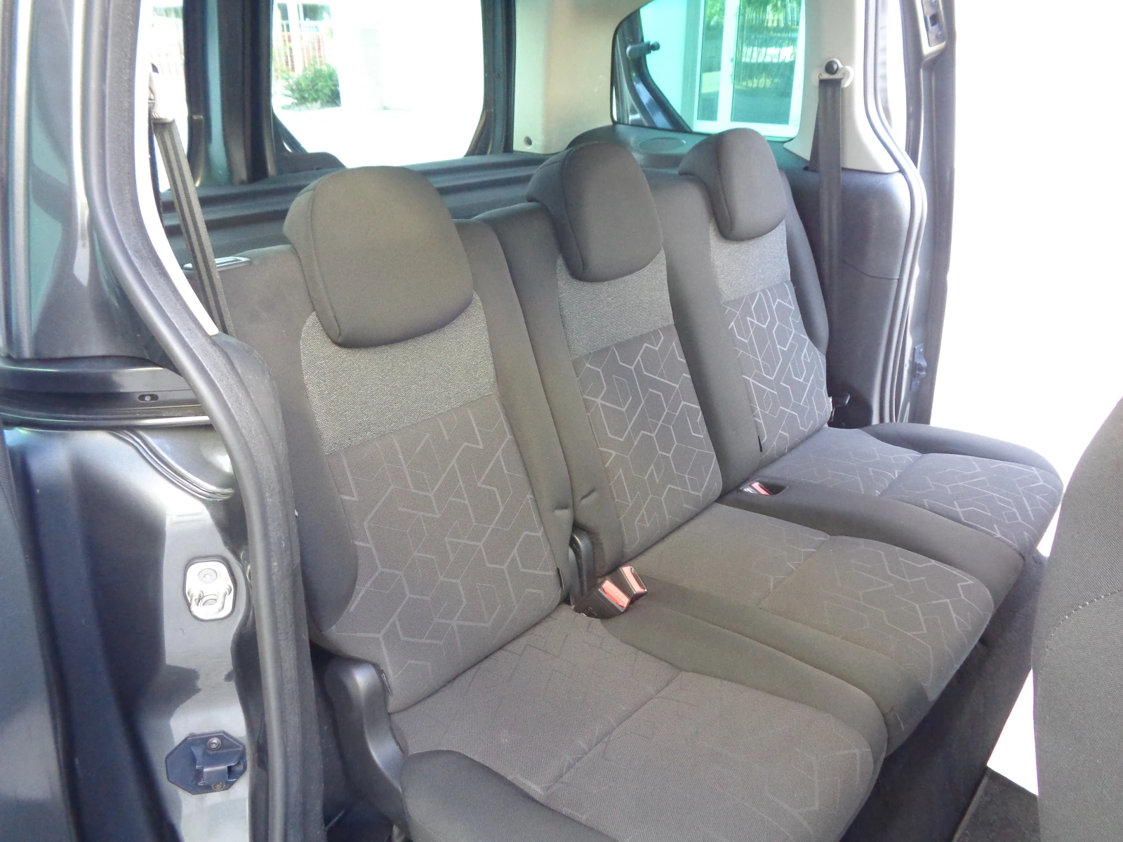 Peugeot Partner 1.6HDI-100-TEPEE-E6-BARTER-LIZING, снимка 13 - Автомобили и джипове - 54455137