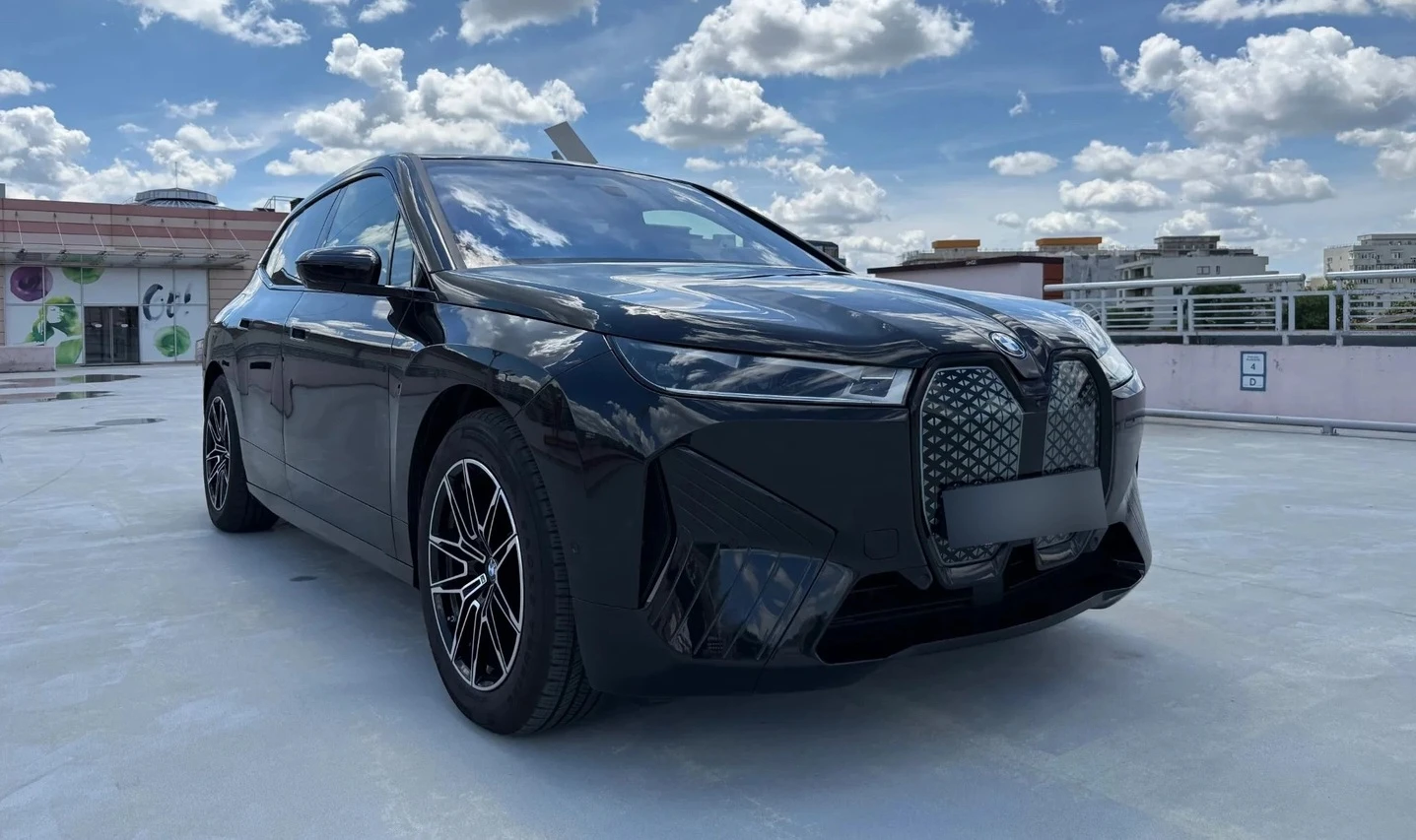 BMW iX xDrive40, снимка 2 - Автомобили и джипове - 55024304