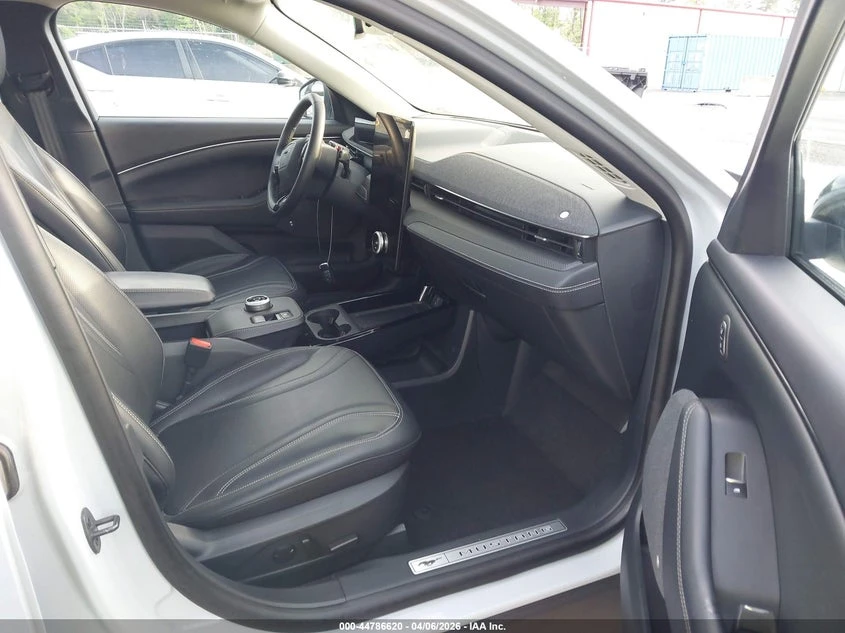Ford Mustang Mach-E Premium, снимка 5 - Автомобили и джипове - 55288870