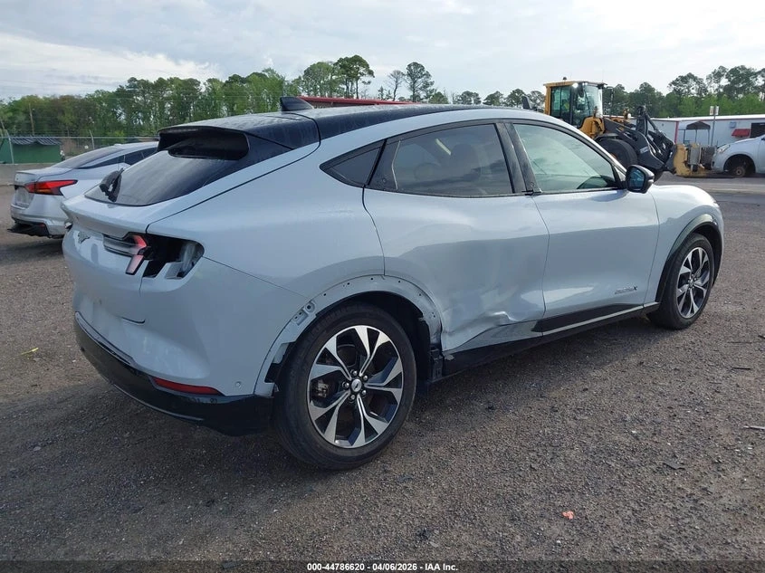 Ford Mustang Mach-E Premium, снимка 4 - Автомобили и джипове - 55288870
