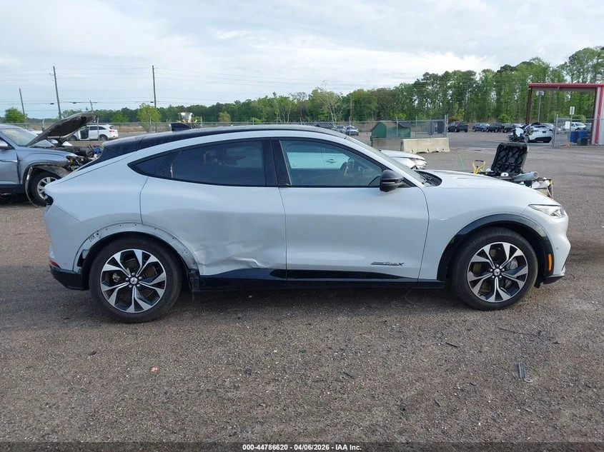 Ford Mustang Mach-E Premium, снимка 13 - Автомобили и джипове - 55288870
