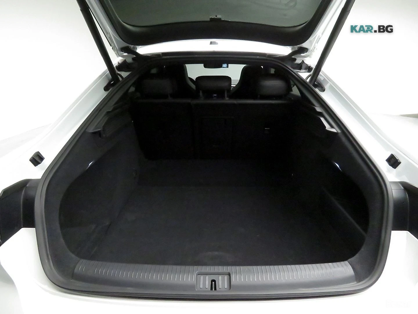 VW Arteon RLINE* 4X4* 360 КАМЕРА* HEADUP* , снимка 17 - Автомобили и джипове - 55729624