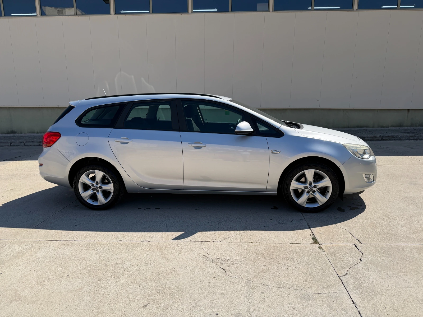 Opel Astra 1.4 БЕНЗИН 101 к.с., снимка 3 - Автомобили и джипове - 55855323