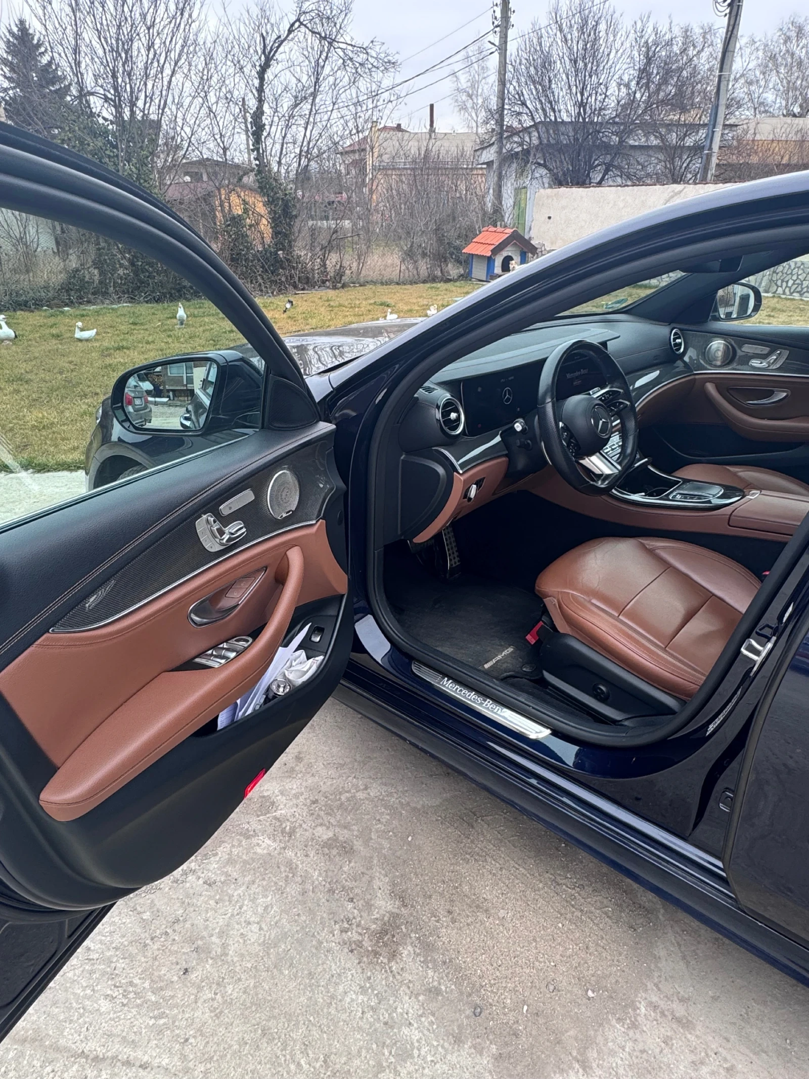 Mercedes-Benz E 220 AMG optic , снимка 10 - Автомобили и джипове - 56012867