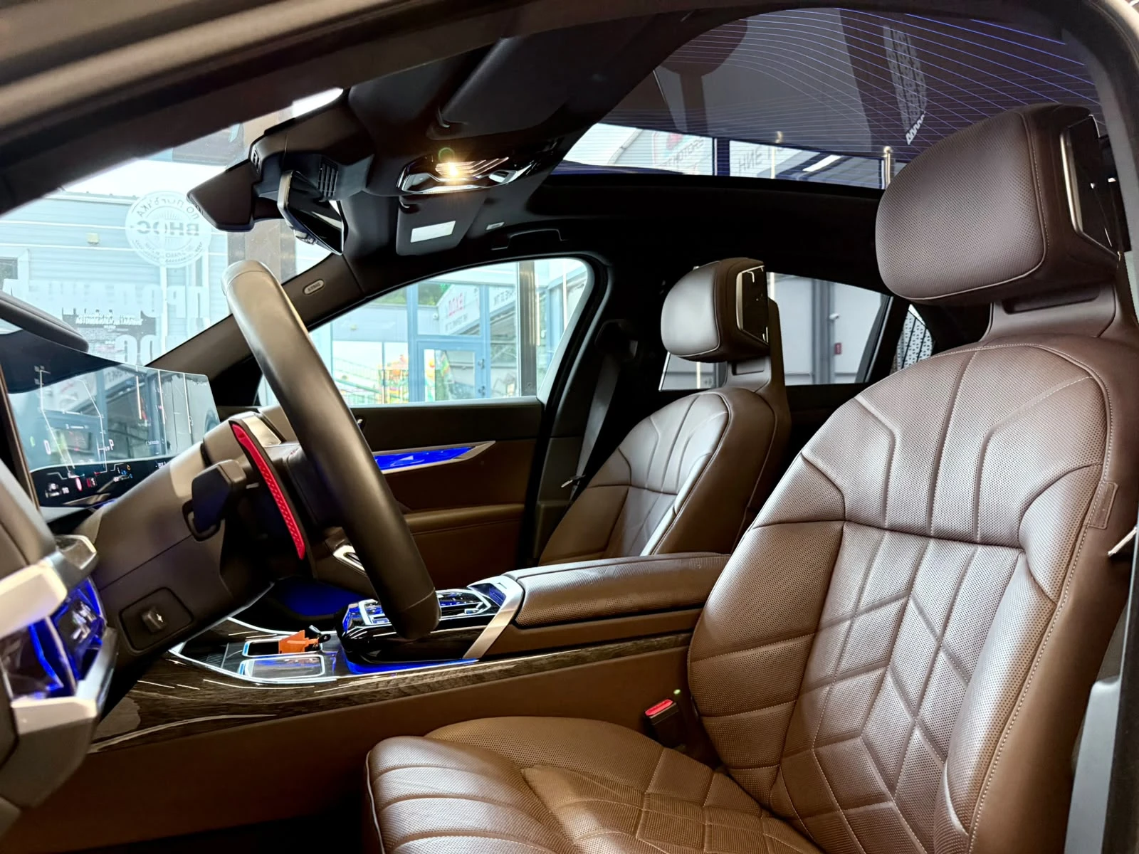 BMW 760 M760e xDrive * Msport* B&W* 360* Individual* ЛИЗИН, снимка 9 - Автомобили и джипове - 56066073