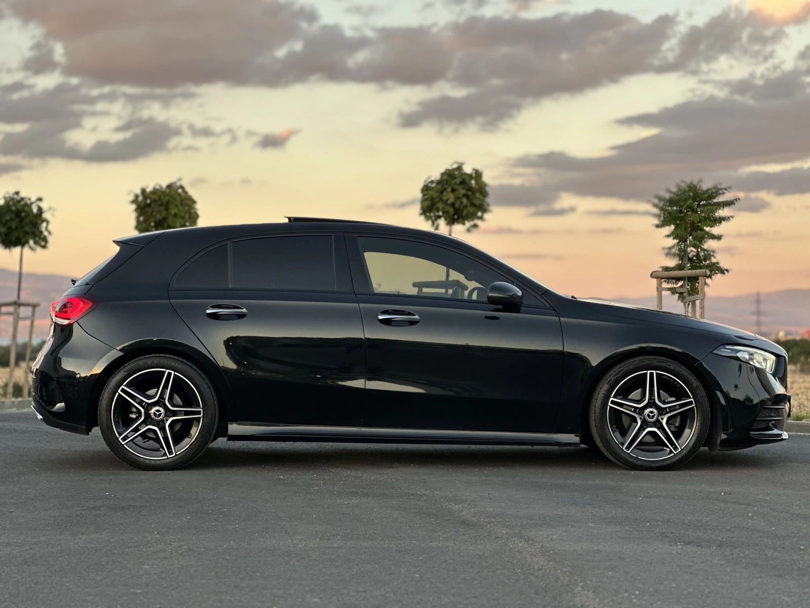 Mercedes-Benz A 180 AMG оптичен пакет, снимка 6 - Автомобили и джипове - 56127587