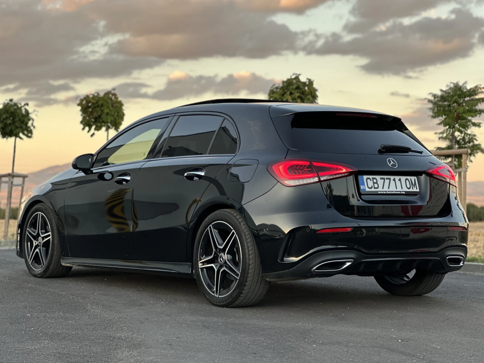 Mercedes-Benz A 180 AMG оптичен пакет, снимка 3 - Автомобили и джипове - 56127587
