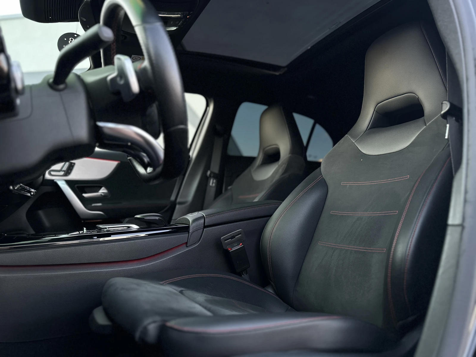 Mercedes-Benz A 180 AMG оптичен пакет, снимка 11 - Автомобили и джипове - 56127587