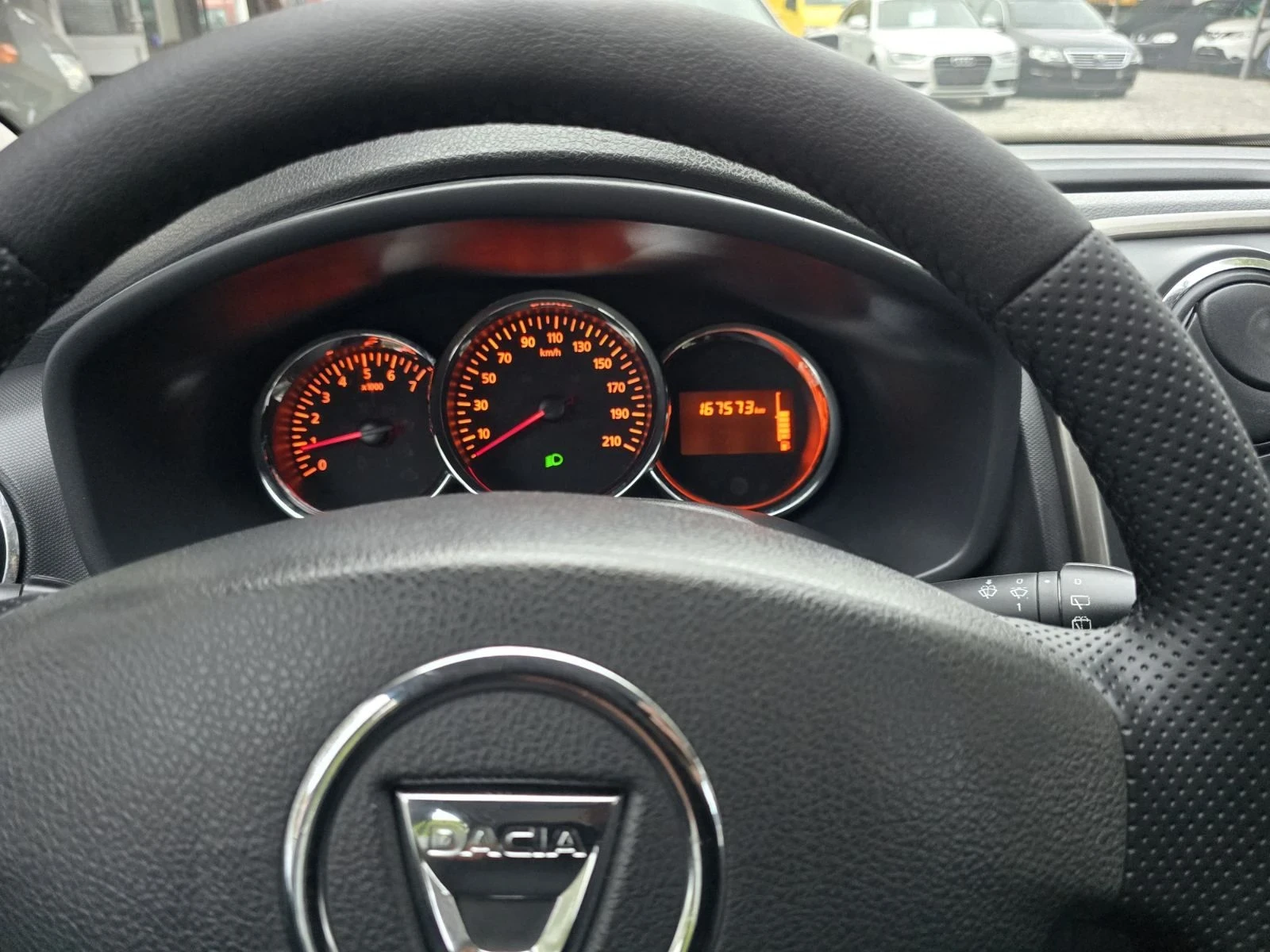 Dacia Logan 1.2MCV KLIMA , снимка 15 - Автомобили и джипове - 56613513