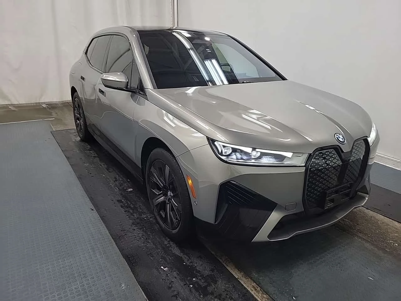 BMW iX * Sports Activity Vehicle Xdrive50 * CARFAX *  | Mobile.bg � ����������� 5