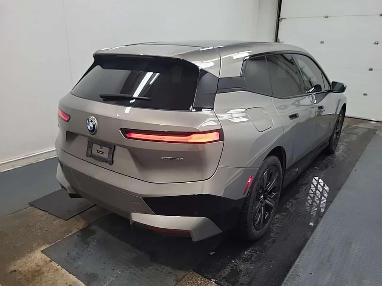 BMW iX * Sports Activity Vehicle Xdrive50 * CARFAX *  | Mobile.bg � ����������� 2