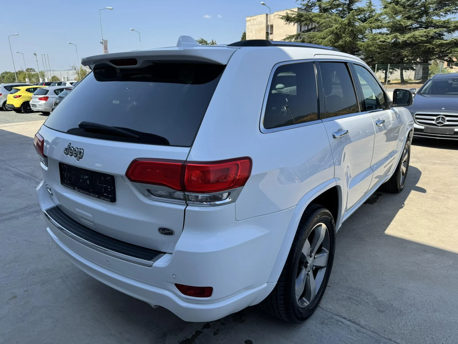 Jeep Grand cherokee 3.0* 250ps* 4x4* Overland* Distr* Pano* Navi - изображение 5