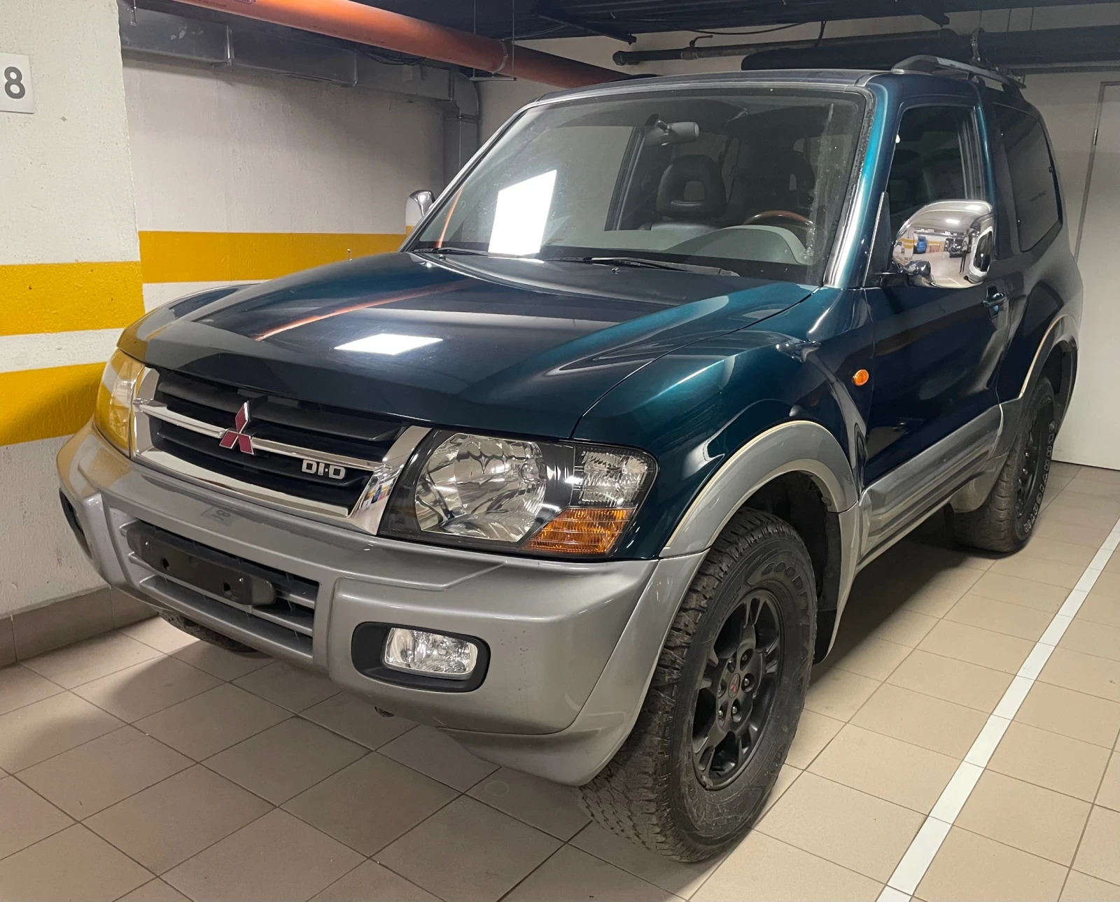 Mitsubishi Pajero 3.2 Къса база Кожа Блокаж Отличен  - изображение 2