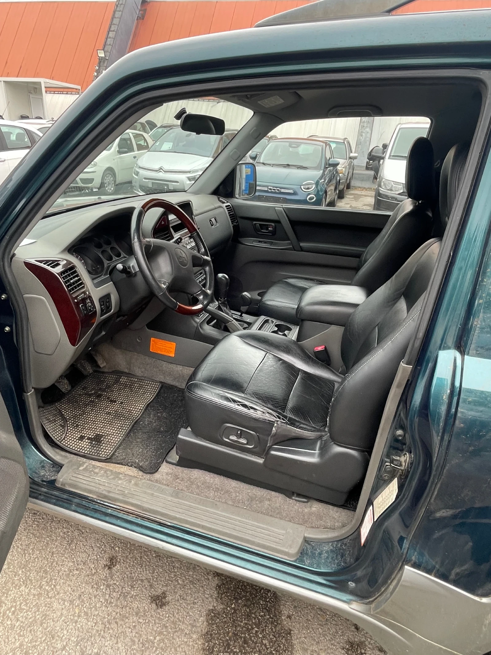 Mitsubishi Pajero 3.2 Ръчни Кожа Климатик Къса база - изображение 8