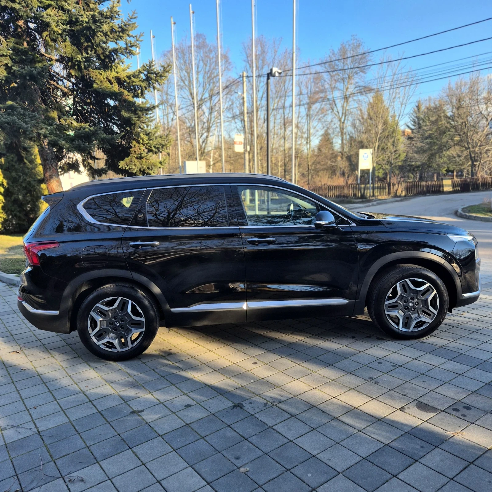 Hyundai Santa fe БУТИКОВО СЪСТОЯНИЕ:ПЪЛНА СЕРВИЗНА ИСТОРИЯ:58300км, снимка 3 - Автомобили и джипове - 53475651