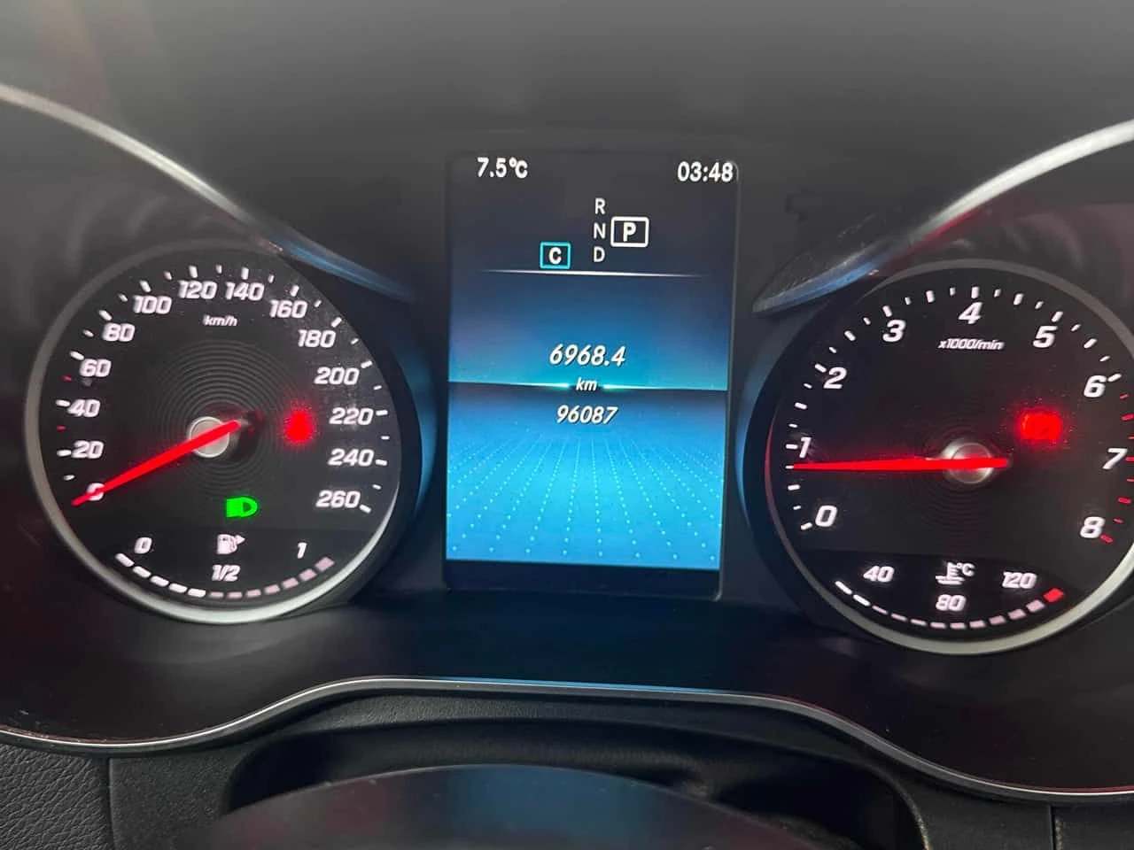 Mercedes-Benz GLC 300 CARFAX/360/ПАНОРАМА/АМБИЕНТНО - изображение 8