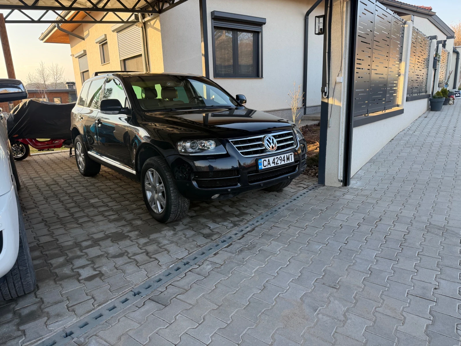 VW Touareg, снимка 3 - Автомобили и джипове - 53904143