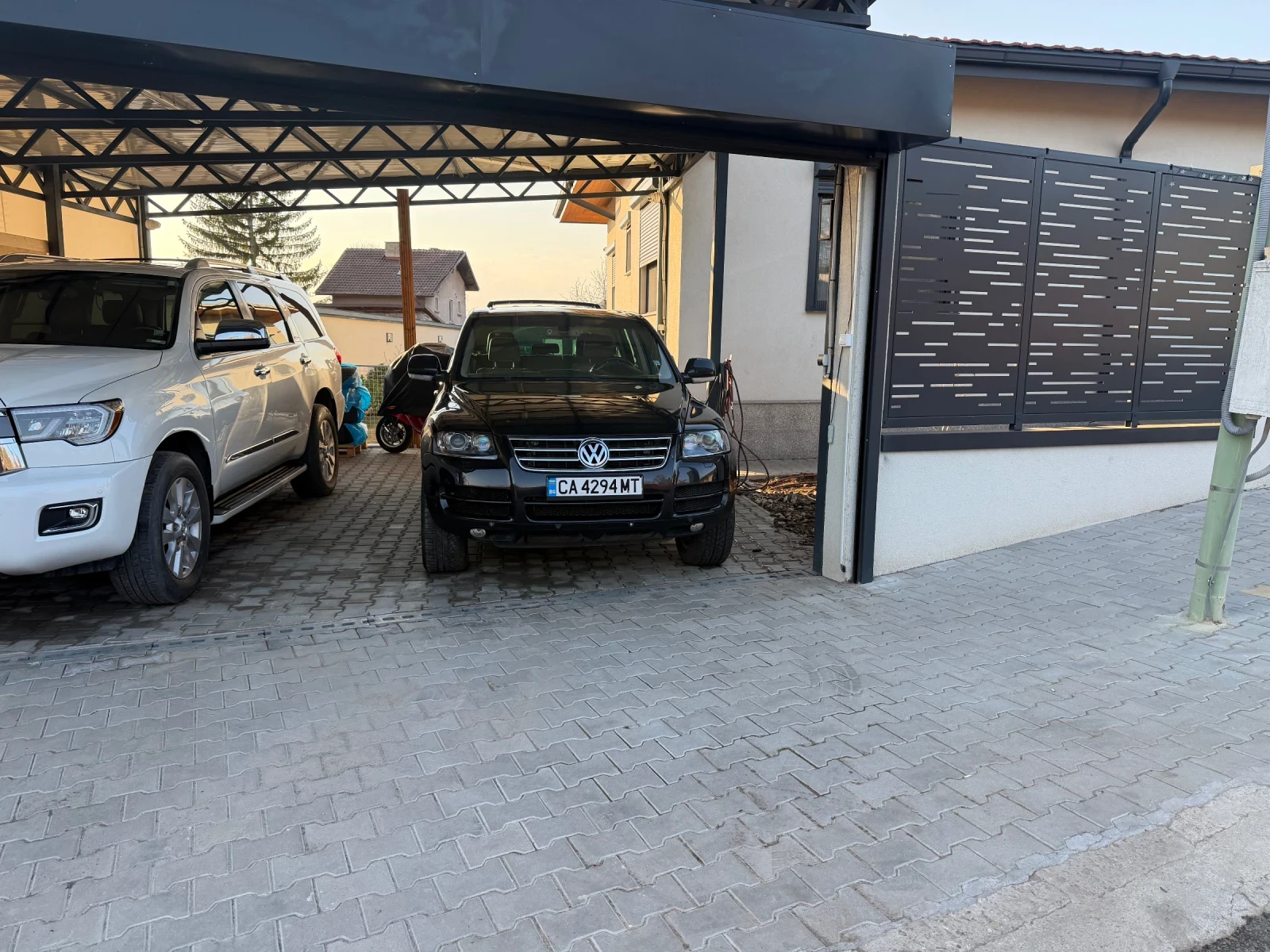 VW Touareg, снимка 2 - Автомобили и джипове - 53904143