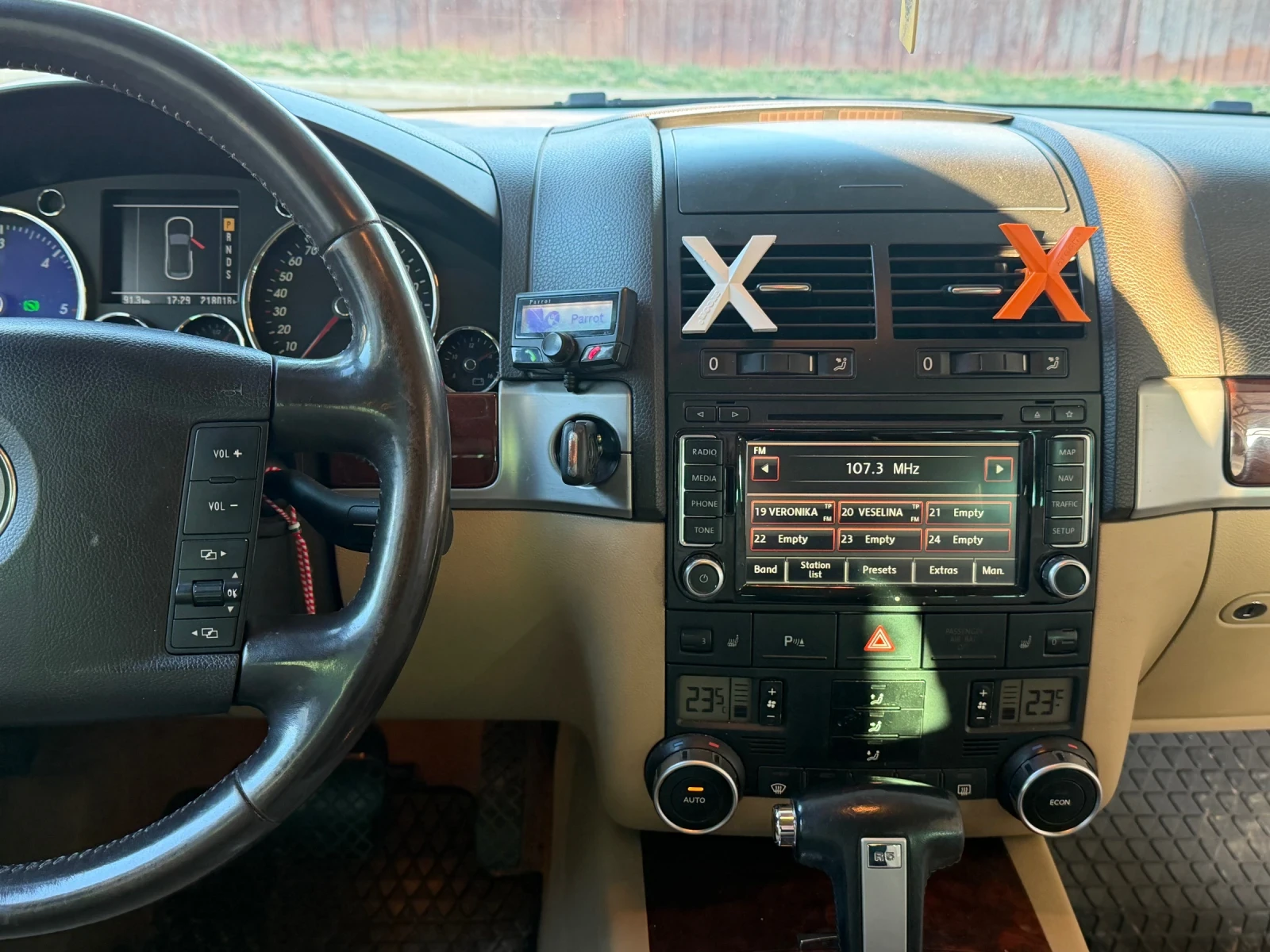 VW Touareg, снимка 10 - Автомобили и джипове - 53904143