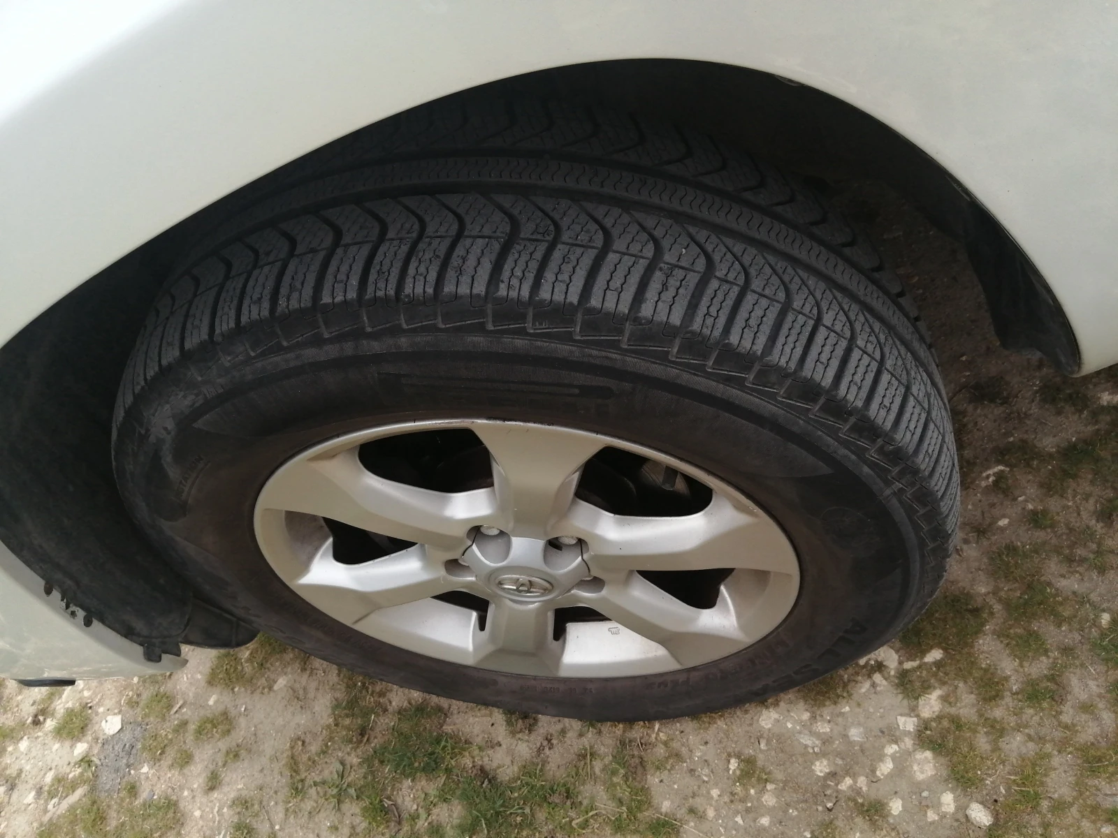 Toyota Rav4 2, 2 D-4D, снимка 9 - Автомобили и джипове - 53991234