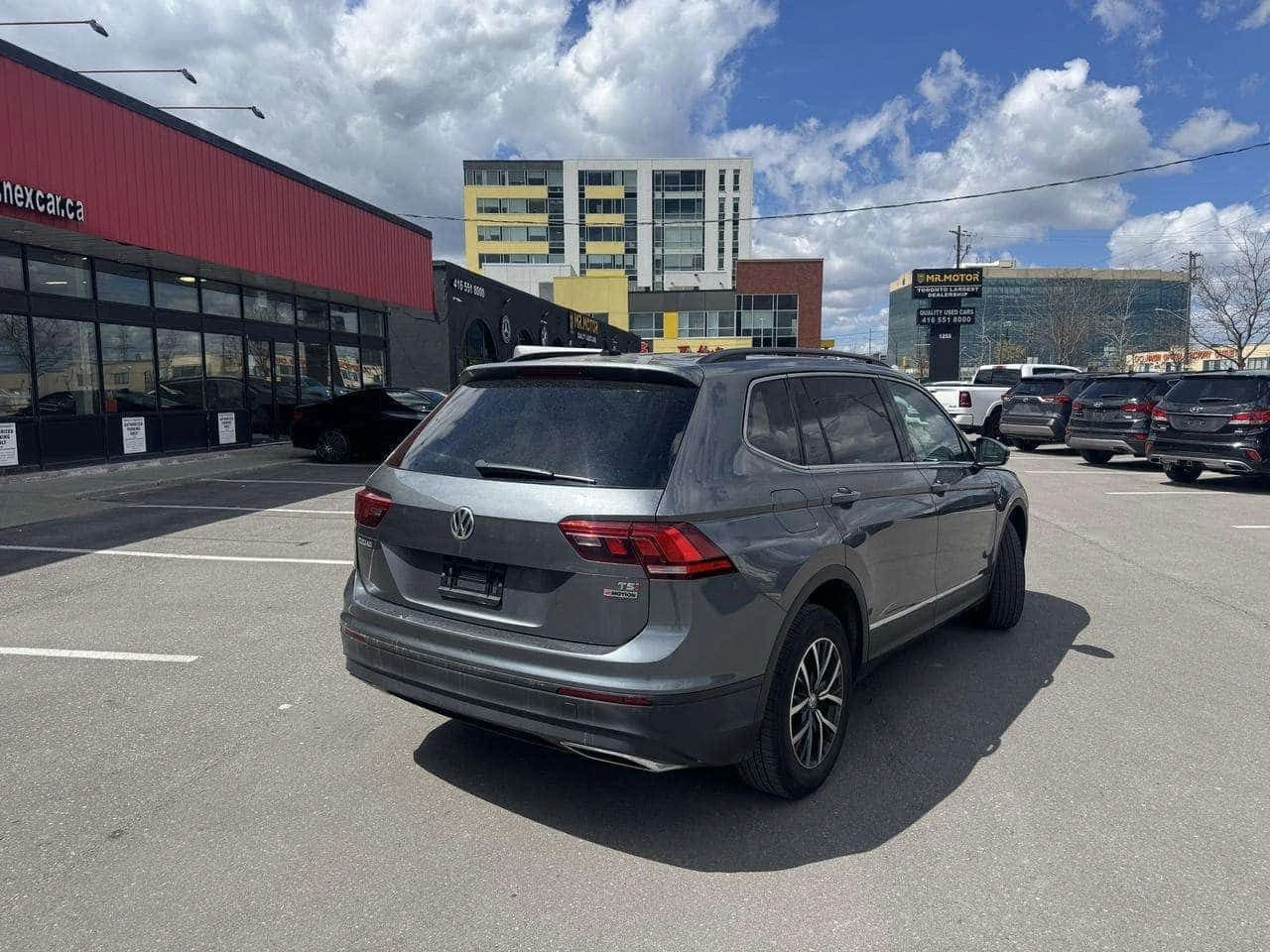 VW Tiguan  SE COMFORTLINE AWD LEATHER PAN/ROOF B/SPOT CAMERA, снимка 6 - Автомобили и джипове - 54456935