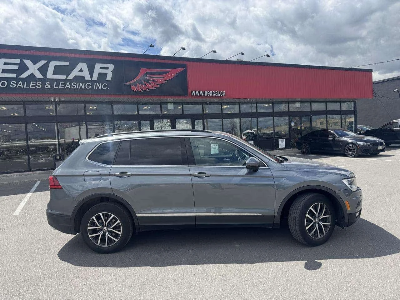 VW Tiguan  SE COMFORTLINE AWD LEATHER PAN/ROOF B/SPOT CAMERA, снимка 7 - Автомобили и джипове - 54456935