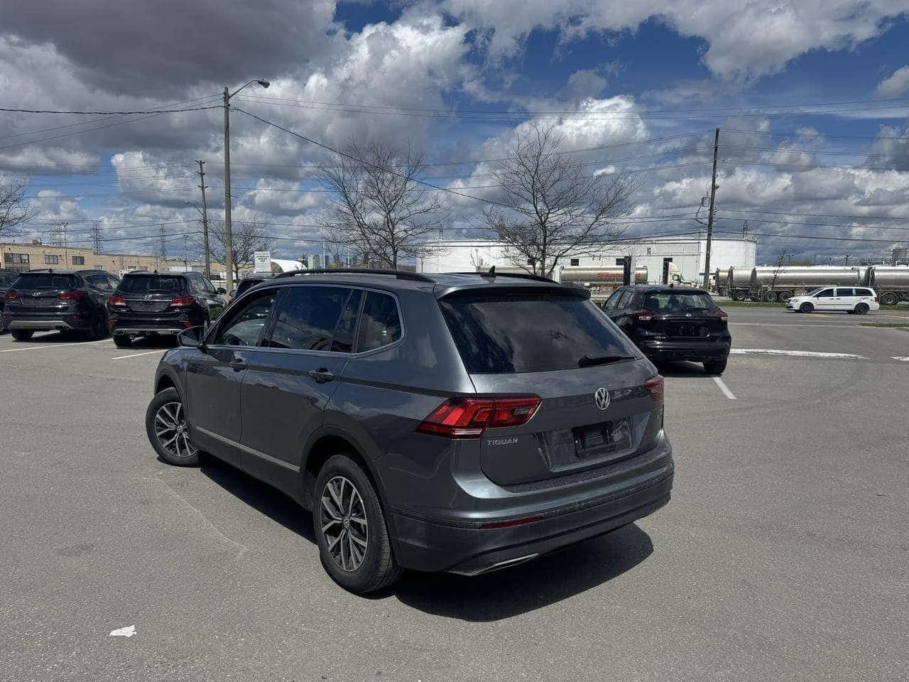 VW Tiguan  SE COMFORTLINE AWD LEATHER PAN/ROOF B/SPOT CAMERA, снимка 4 - Автомобили и джипове - 54456935